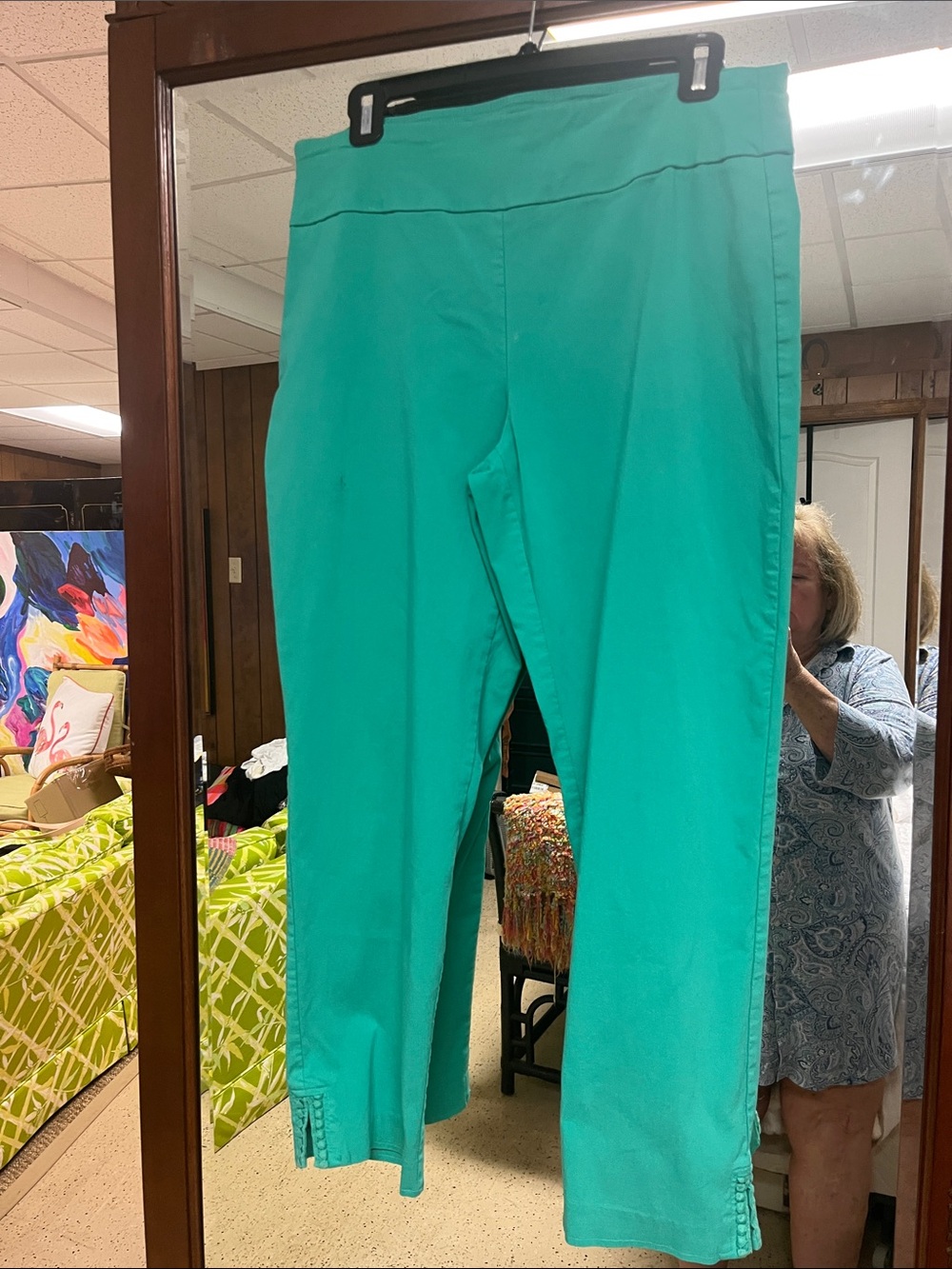 Crown and Ivy 12 Aqua Green Stretch Capri Pants